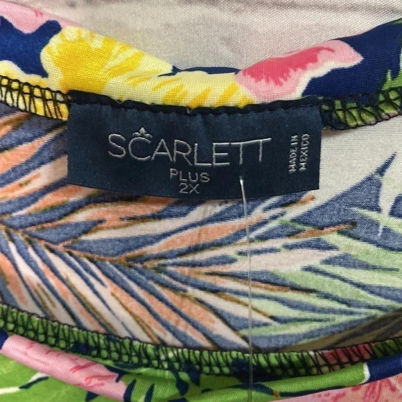 Scarlett Plus Hawaiian Print Floral Knit Crisscross Skeeved Blouse - Picture 3 of 10